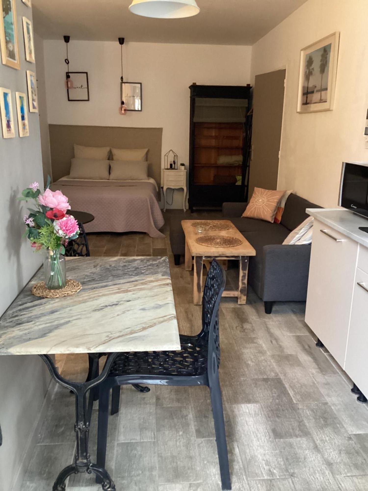 L'Appartement De Gaston 莱斯萨布雷特 外观 照片
